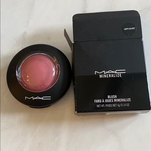 MAC Mineralize Blush - color Happy-Go-Rosy